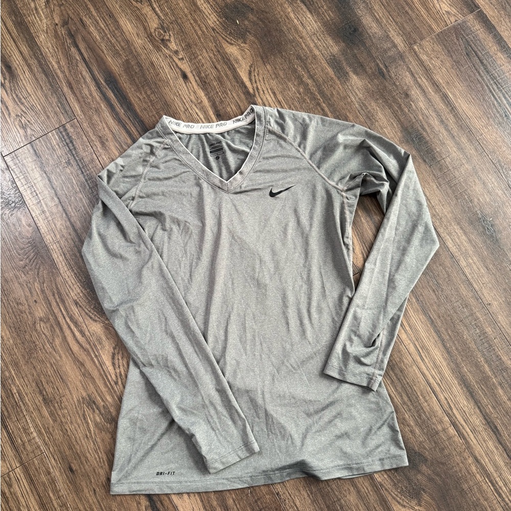 Nike Women’s Long-Sleeve V-Neck Performance Top — Light Gray